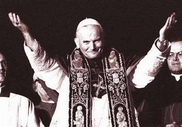 Grafika 1: "(ZA)ATAKOWANY" - pierwsza pielgrzymka papieża do Polski