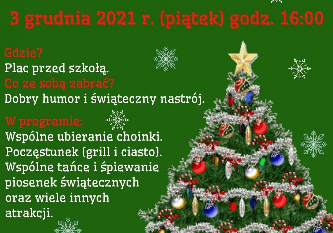 Plakat z informacją dla mieszkańców Łebienia o wspólnym ubieraniu choinki 3 grudnia 2021 r. o godzinie 16 przed budynkiem szkoły