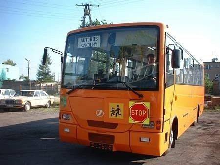 Grafika #0: ROZKŁAD JAZDY AUTOBUSÓW (egzaminy klasa VIII )