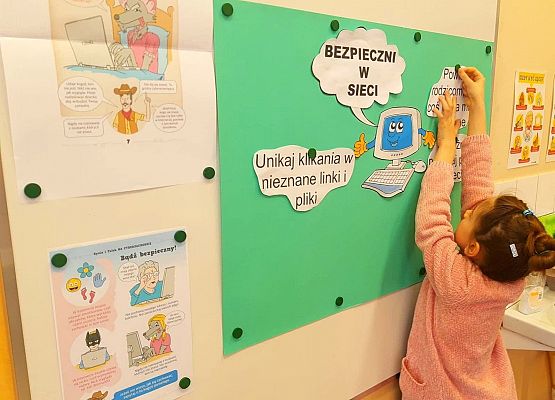 Tworzenie plakatu o zagrożeniach w Internecie