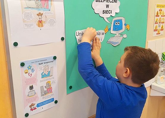 Tworzenie plakatu o zagrożeniach w Internecie