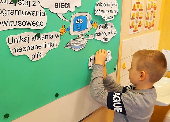 Tworzenie plakatu o zagrożeniach w Internecie