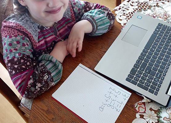 NAUKA ZDALNA W GRUPIE JEŻYKÓW