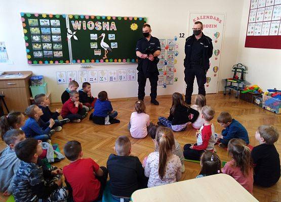 Policjanci w przedszkolu