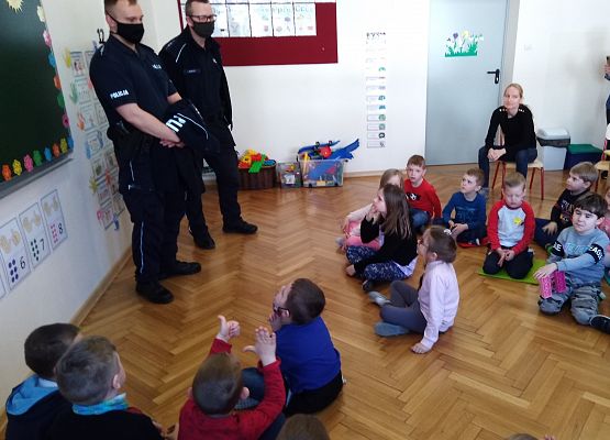 Policjanci w przedszkolu