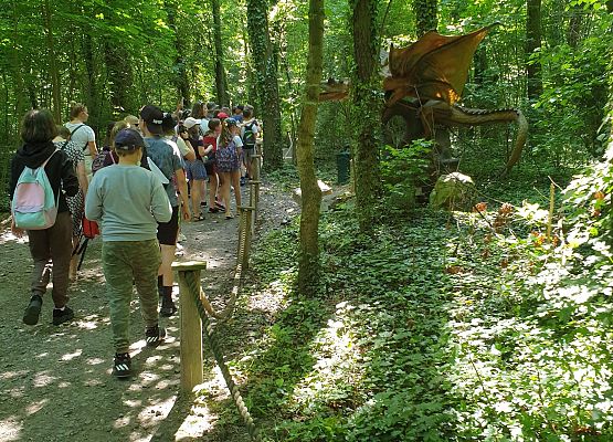 Uczniowie w DINO PARKU