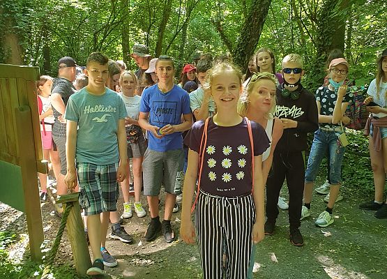 Uczniowie w DINO PARKU