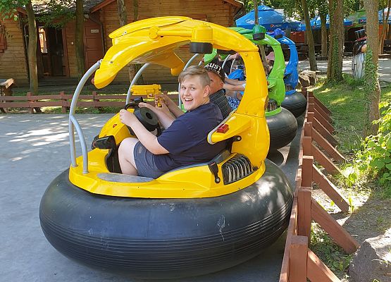 Uczniowie w DINO PARKU