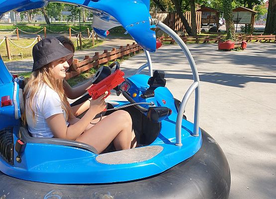 Uczniowie w DINO PARKU