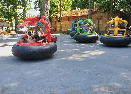 Uczniowie w DINO PARKU