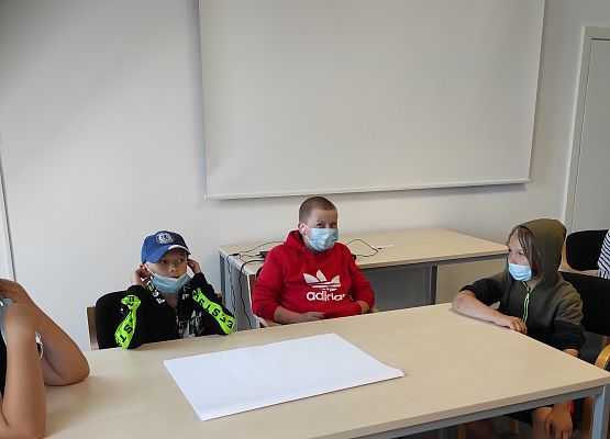 Uczniowie na warsztatach kultury kaszubskiej