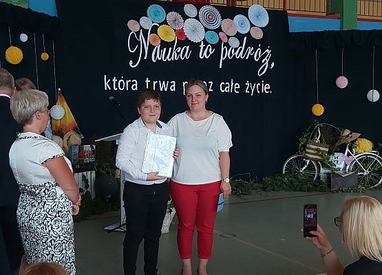 Uczeń ze świadectwem