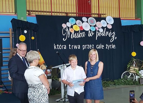 Uczeń ze świadectwem