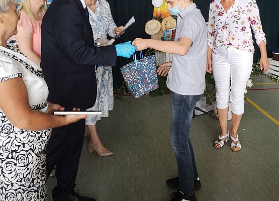 Wręczanie świadectw