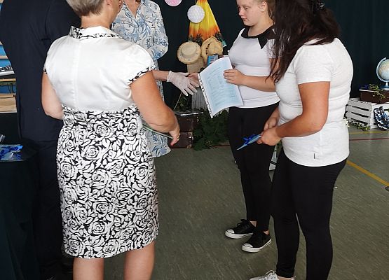 Wręczanie świadectw