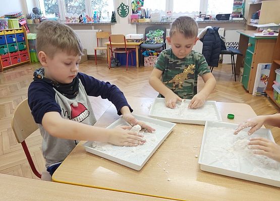 Śnieg z tworzyw sztucznych