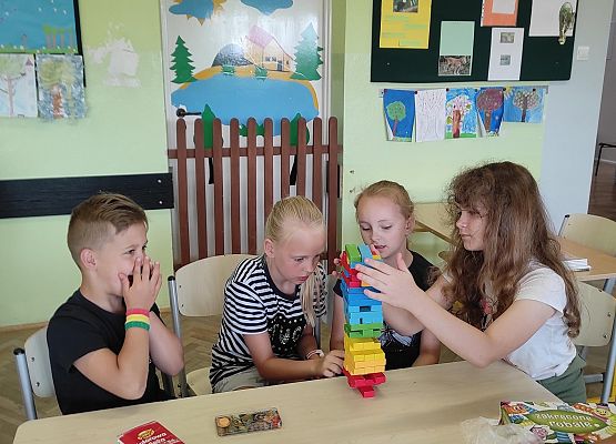 Uczniowie podczas zabawy