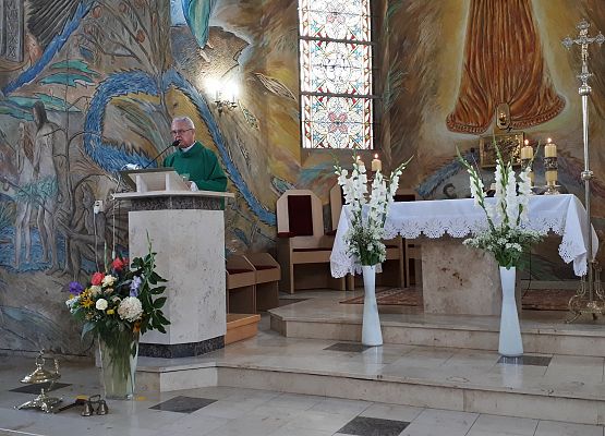Na uroczystej mszy z okazji rozpoczęcia nowego roku szkolnego.
