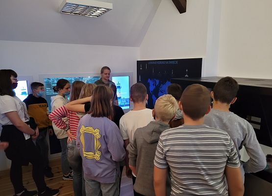 Uczniowie podczas zajęć