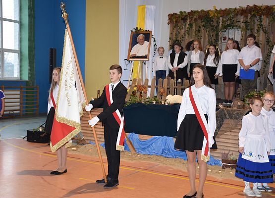 Wystąpienie pocztu sztandarowego