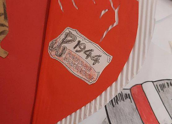 Kartki wykonane przez uczniów w ramach akcji Bohater-ON