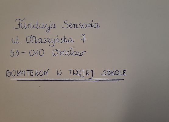 Zaadresowana koperta na kartki od dzieci