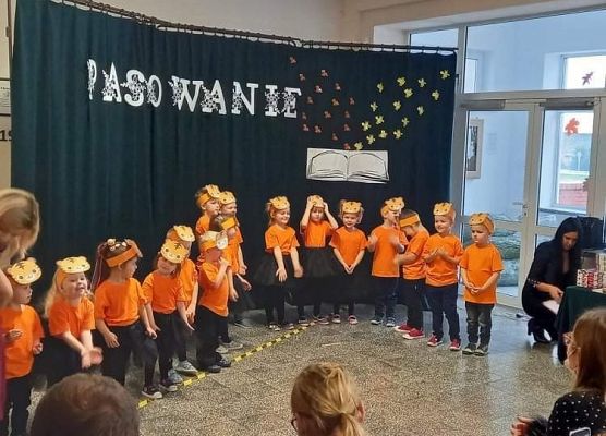 Występ przedszkolaków z grupy Tygryski