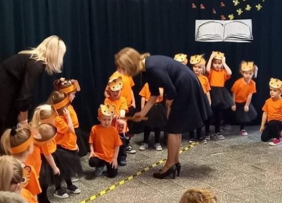 Występ przedszkolaków z grupy Tygryski