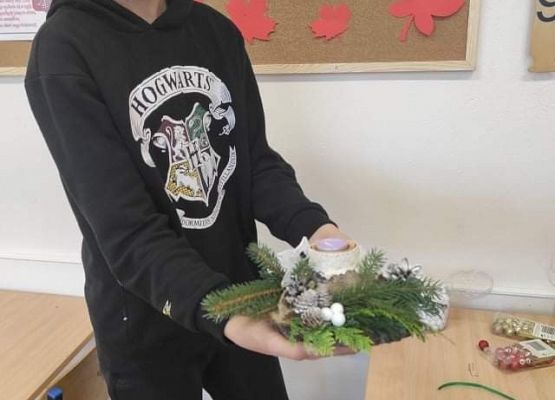 Uczeń prezentuje stroik