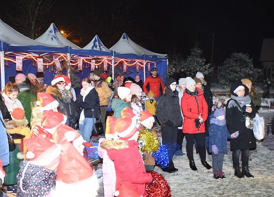 Uczestnicy kiermaszu