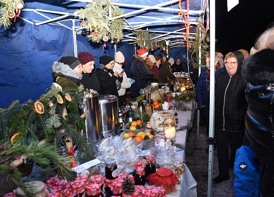 Uczestnicy kiermaszu