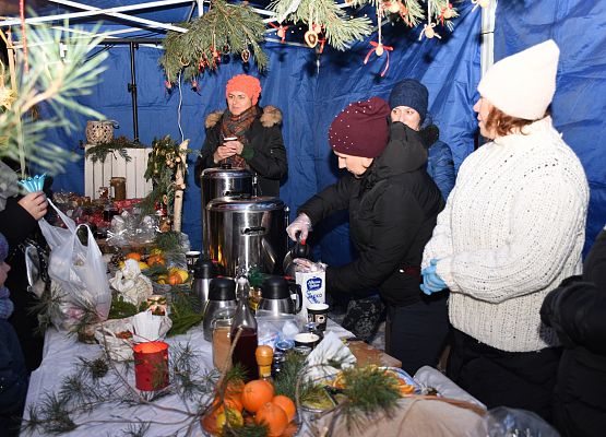 Poczęstunek na cel charytatywny
