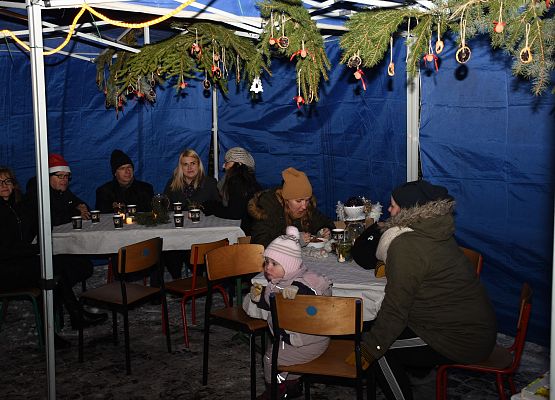 Uczestnicy kiermaszu