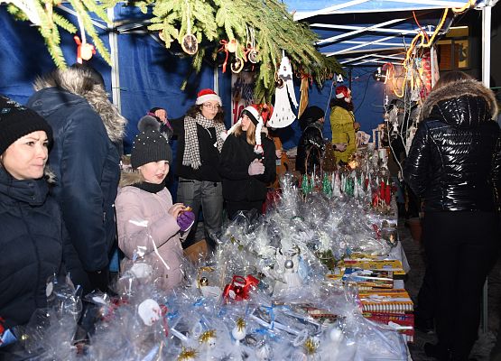 Uczestnicy kiermaszu