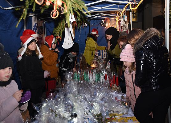 Uczestnicy kiermaszu