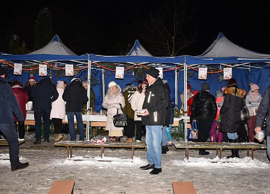 Uczestnicy kiermaszu