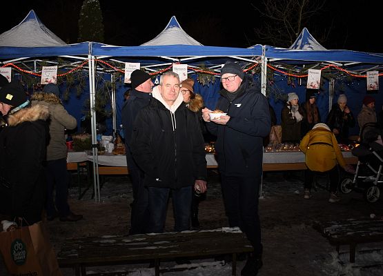 Uczestnicy kiermaszu