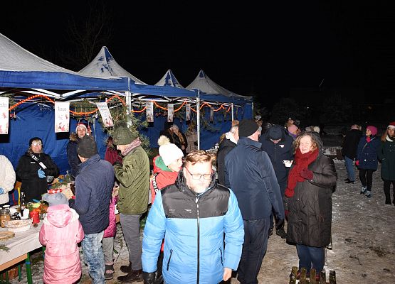 Uczestnicy kiermaszu