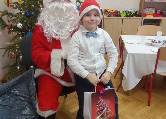 Chłopiec z Mikołajem