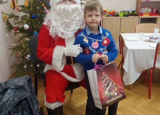 Chłopiec z Mikołajem