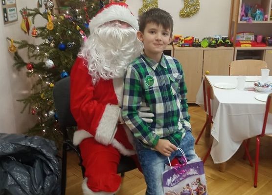 Chłopiec z Mikołajem