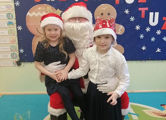 Dziewczynka z Mikołajem