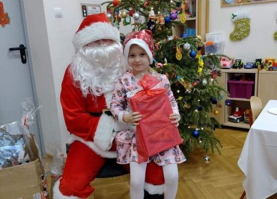 Dziewczynka z Mikołajem