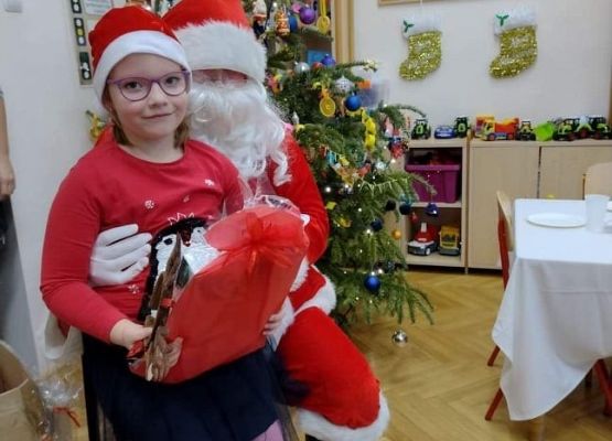 Dziewczynka z Mikołajem