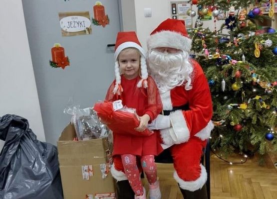 Dziewczynka z Mikołajem