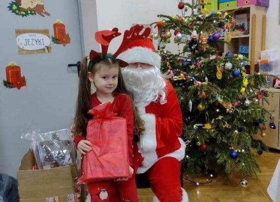 Dziewczynka z Mikołajem