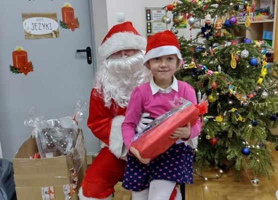 Dziewczynka z Mikołajem