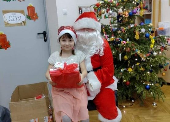 Dziewczynka z Mikołajem