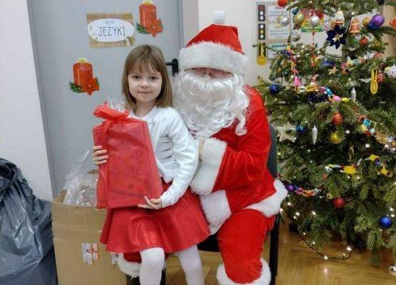 Dziewczynka z Mikołajem