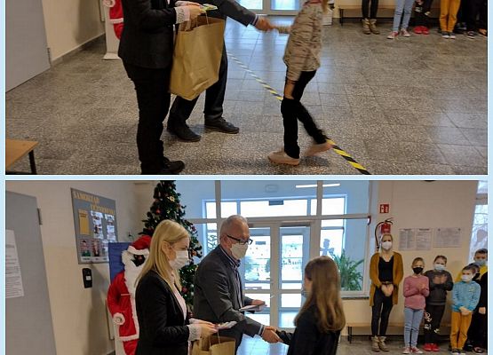 Uczennice odbierają nagrodę